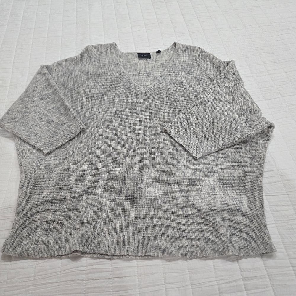Cyrus Textured Knit Top in Gray